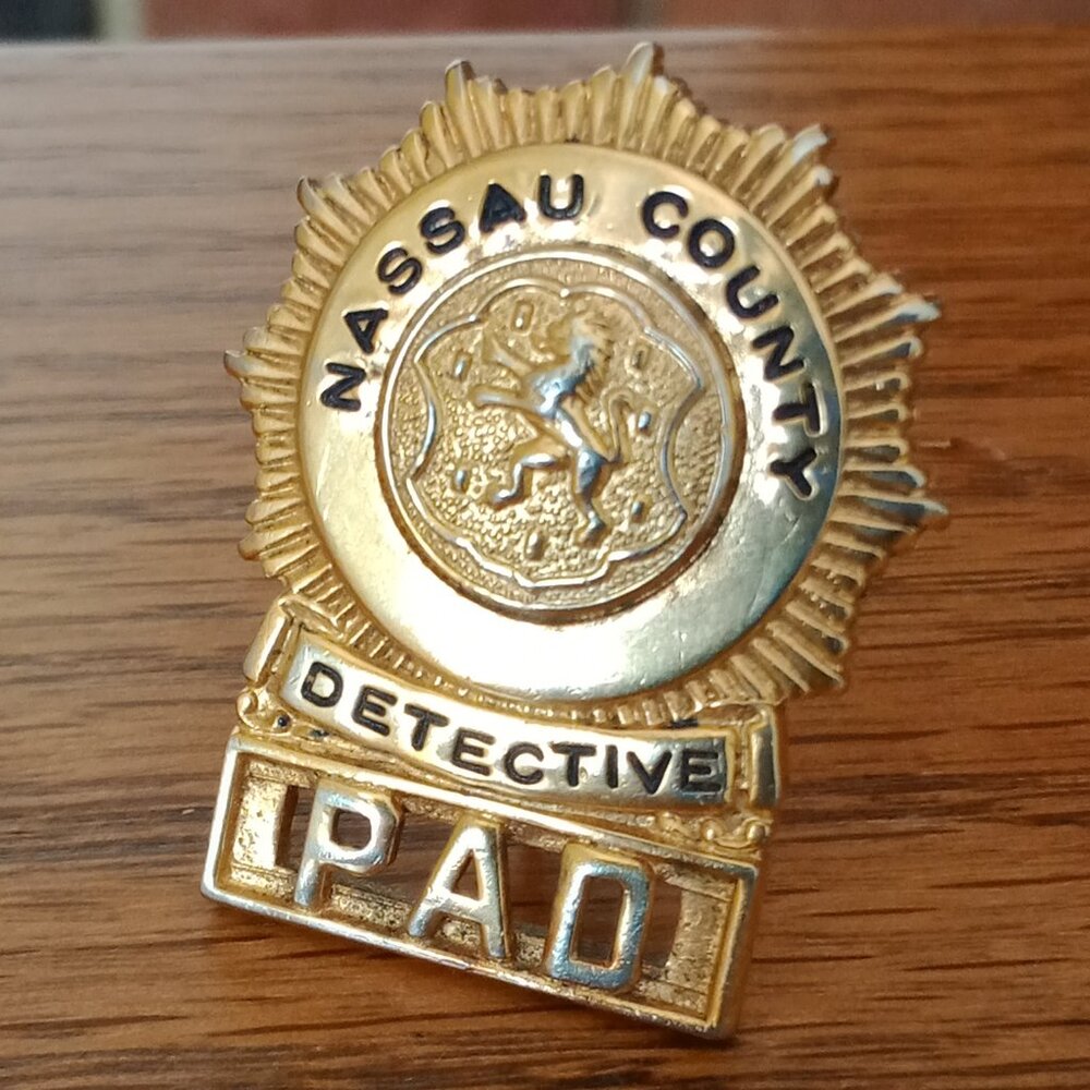 Detective Badge - Picture 4 of 5